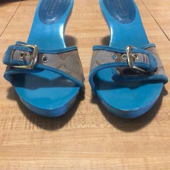 ⬇️Wooden Leather Coach Kittens - Picture 2 of 6